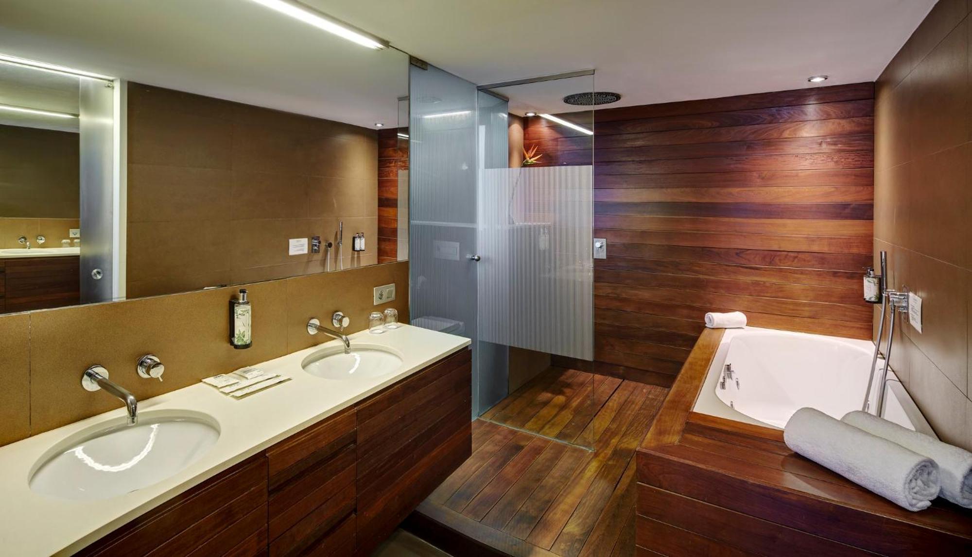 Sercotel Rosellon Hotel 4*
